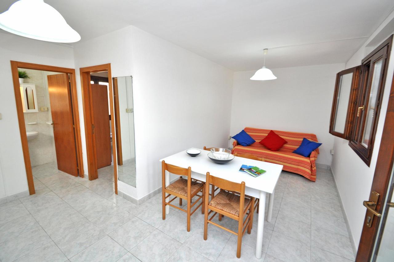 Elena Aparthotel